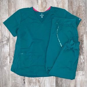 Med Couture Scrubs - XL Hunter